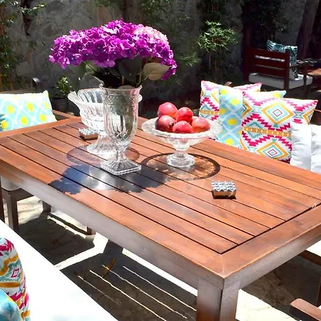Bed & Breakfast Lemon Garden Golturkbuku